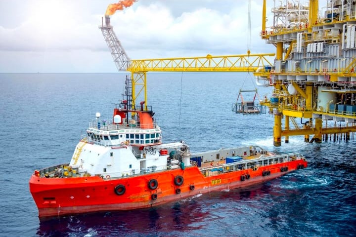 Crew boat near offshore platform